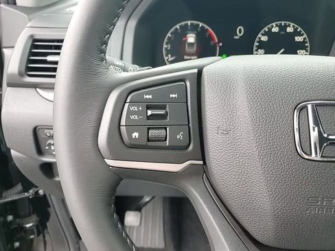New 2025 Honda Ridgeline RTL+ image 16