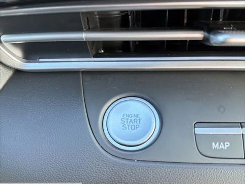 Used 2025 Hyundai Elantra SEL image 50