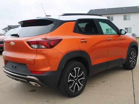 Used 2022 Chevrolet TrailBlazer ACTIV w/ Sun and Liftgate Package image 2