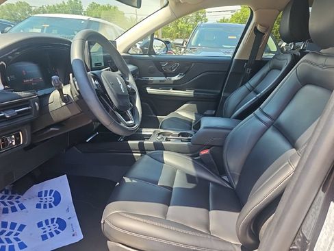 Used 2024 Lincoln Corsair AWD image 9