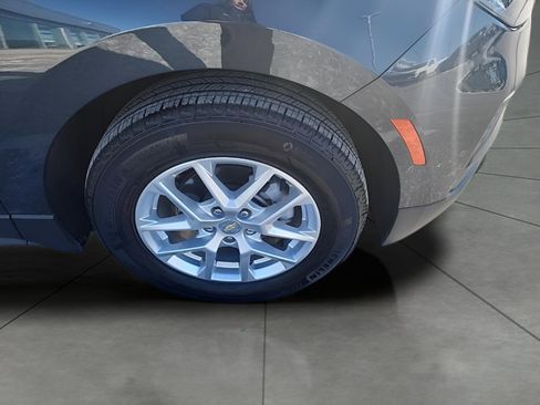 Used 2022 Chevrolet Equinox LS w/ LS Convenience Package image 8