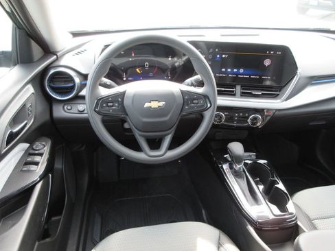 New 2026 Chevrolet Trax LT w/ LPO, Blackout Package image 14
