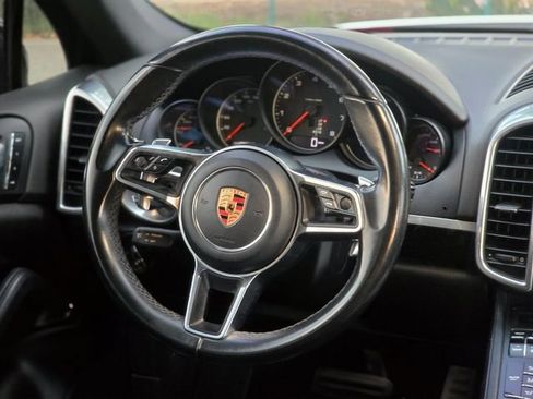 Used 2016 Porsche Cayenne AWD/4WD image 22