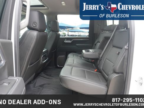 Used 2025 GMC Sierra 2500 Denali w/ Denali Reserve Package AWD/4WD image 7