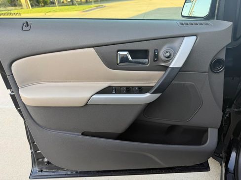 Used 2014 Ford Edge Limited w/ Driver Entry Package FWD image 10