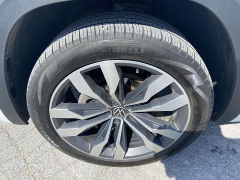 Used 2022 Volkswagen Atlas Cross Sport SEL Premium R-Line image 24