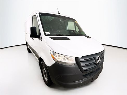 Used 2025 Mercedes-Benz Sprinter 2500 image 25