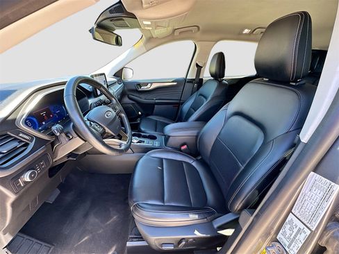 Used 2021 Ford Escape Titanium image 22