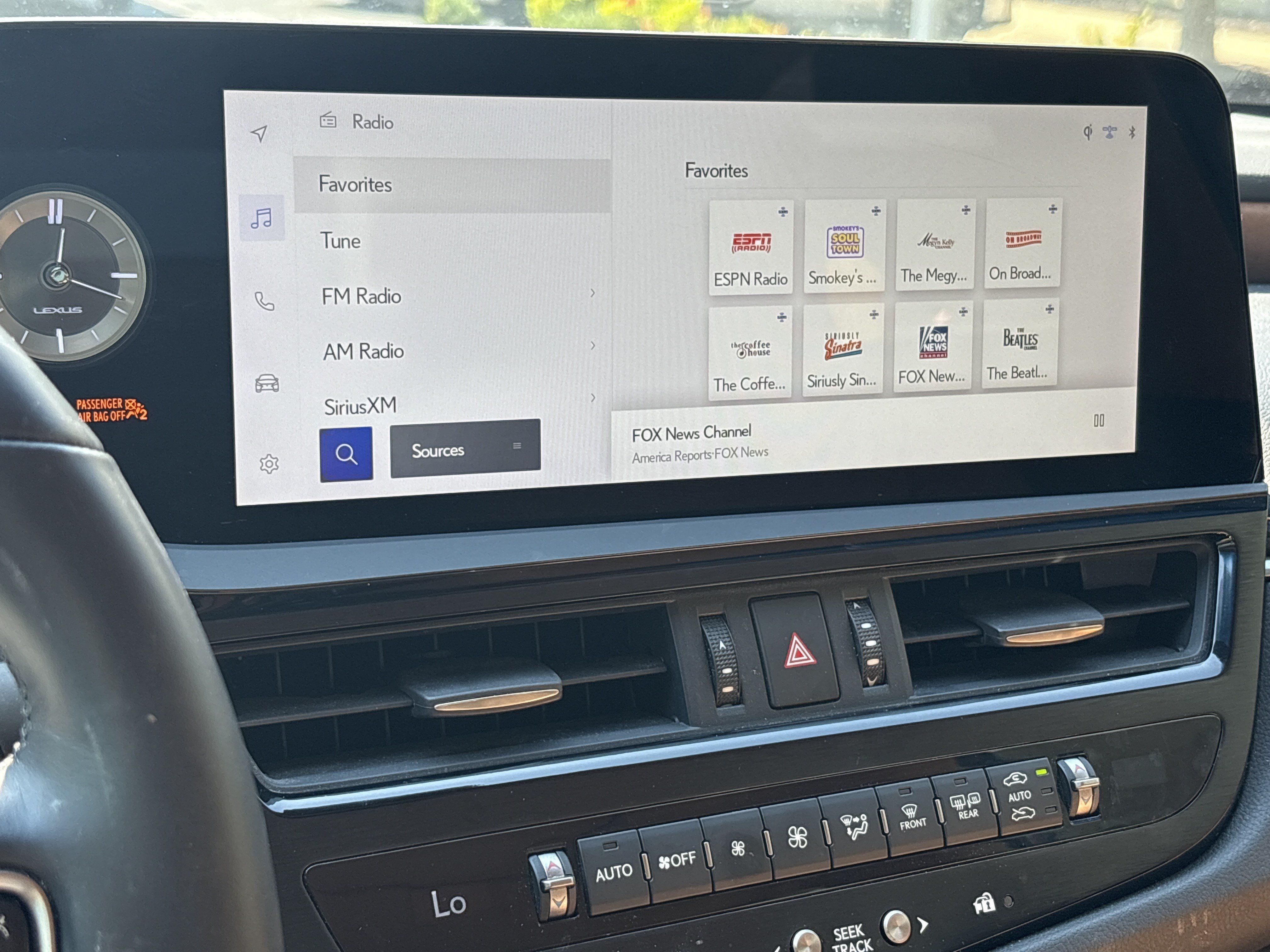 Used 2024 Lexus ES 300h w/ Premium Package FWD image 23