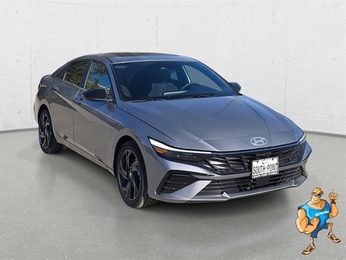 New 2026 Hyundai Elantra SEL Sport image 3