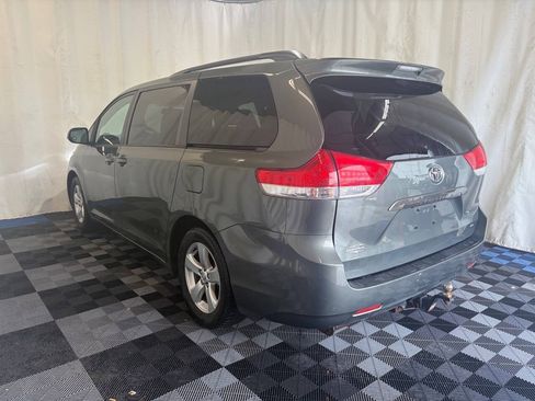 Used 2013 Toyota Sienna LE FWD image 5