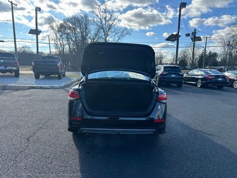 Used 2023 Nissan Sentra SR w/ SR Premium Package image 28