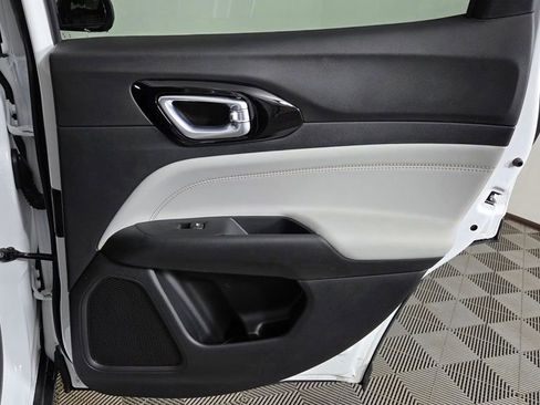 New 2026 Jeep Compass Limited image 30