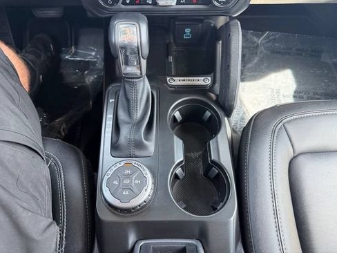 Used 2025 Ford Bronco Badlands AWD/4WD image 17