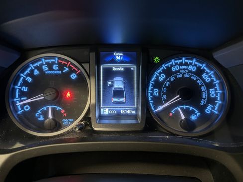 Used 2022 Toyota Tacoma TRD Sport w/ Technology Package AWD/4WD image 14