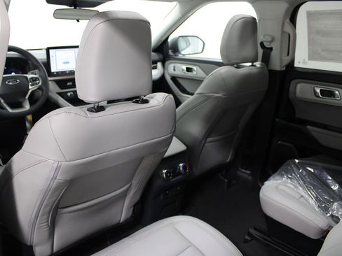New 2026 Ford Explorer Active image 27