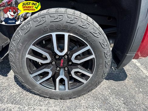 Used 2022 GMC Sierra 1500 AT4 w/ AT4 Premium Package AWD/4WD image 5