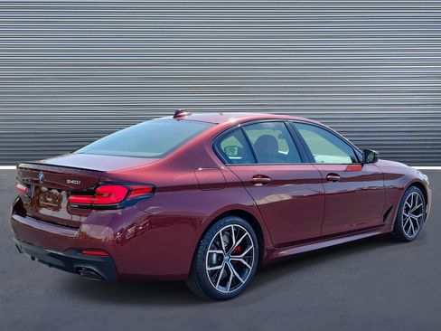 Used 2023 BMW 540i w/ M Sport Package RWD image 3