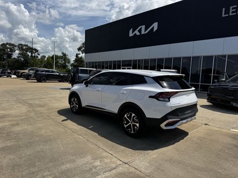 Certified 2025 Kia Sportage EX FWD image 18