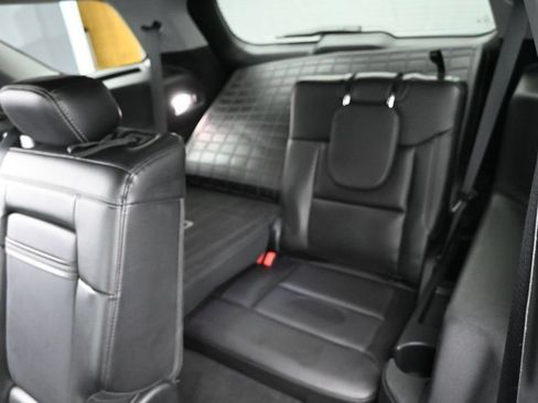 Used 2023 Ford Explorer XLT w/ Equipment Group 202A AWD/4WD image 16