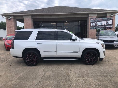 Used 2019 Cadillac Escalade Premium Luxury AWD/4WD image 1
