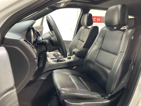 Used 2019 Jeep Grand Cherokee Limited AWD/4WD image 11