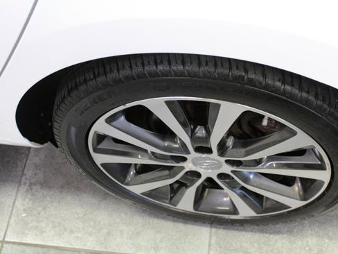Used 2018 Hyundai Elantra GT FWD image 28
