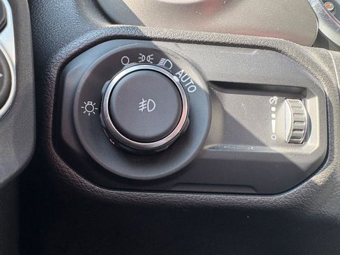 Used 2023 Jeep Wrangler Sport S image 34