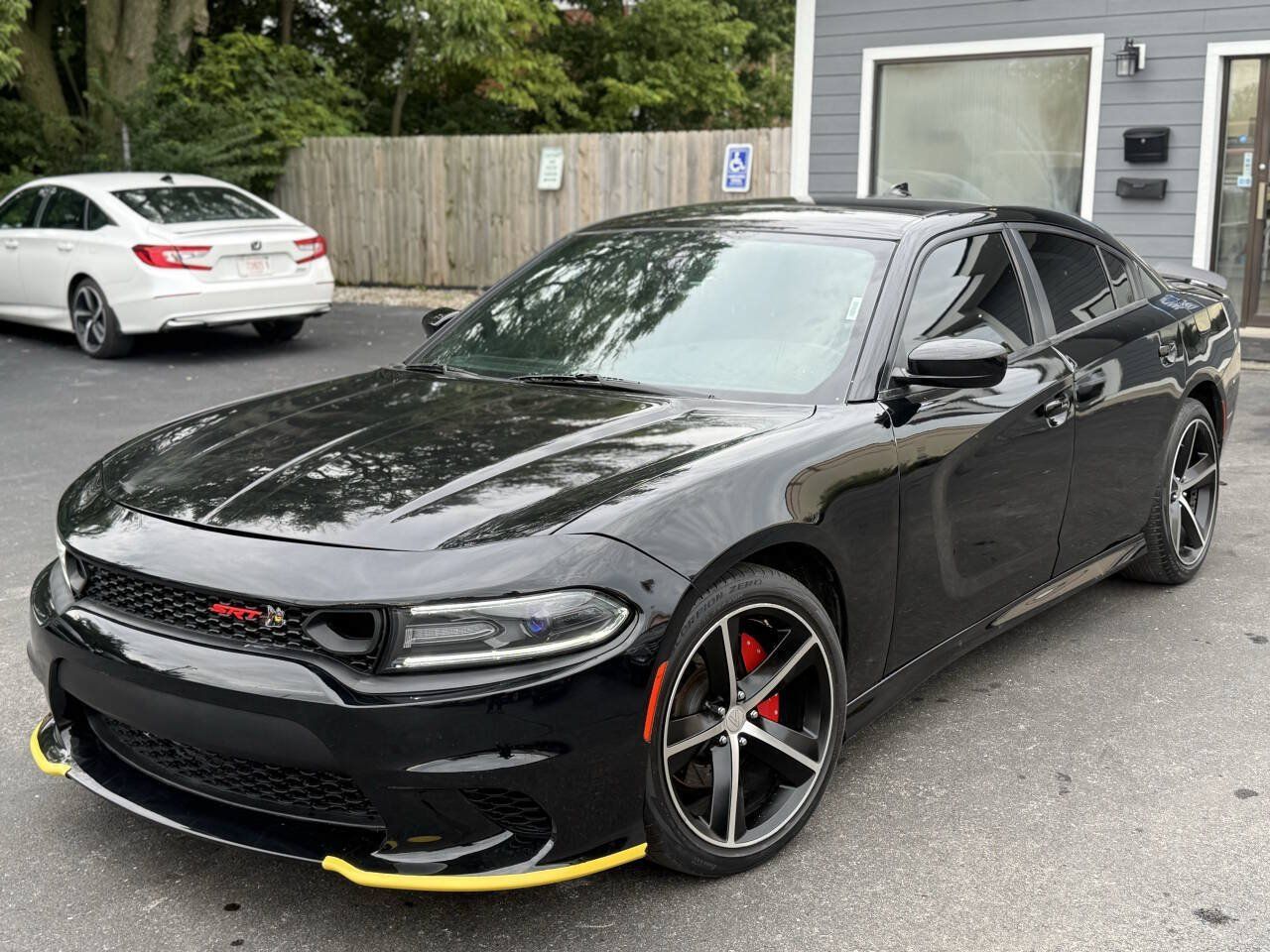 Used 2016 Dodge Charger R/T RWD image 2