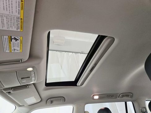 Used 2024 Nissan Armada SL w/ Captain's Chairs Package image 6