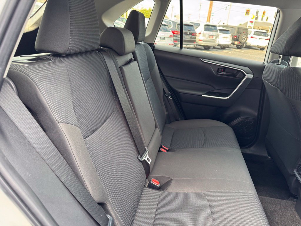 Used 2023 Toyota RAV4 LE AWD/4WD image 28