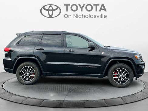 Used 2017 Jeep Grand Cherokee Trailhawk AWD/4WD image 6