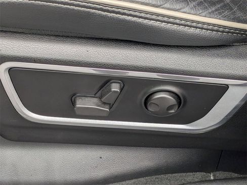 Used 2022 RAM 1500 Laramie image 13