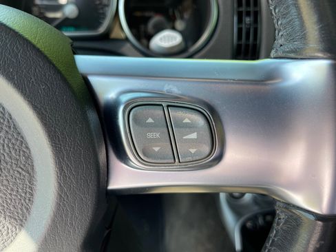 Used 2003 Chevrolet SSR w/ Preferred Equipment Group image 17