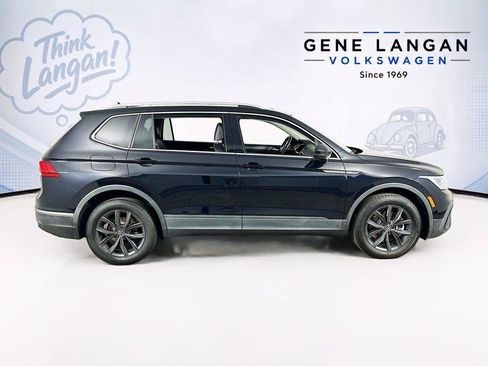 Used 2022 Volkswagen Tiguan SE w/ Panoramic Sunroof Package AWD/4WD image 4