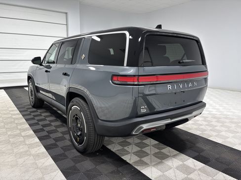 Used 2025 Rivian R1S Adventure AWD/4WD image 3
