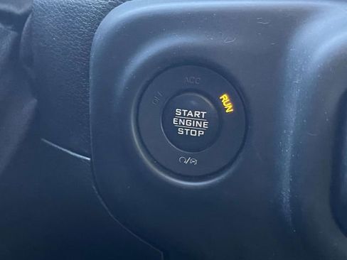 Used 2018 Jeep Wrangler Unlimited Sport image 31