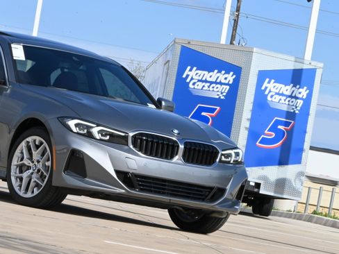 Used 2026 BMW 330i xDrive Sedan w/ Convenience Package AWD/4WD image 5