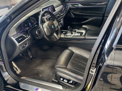 Used 2022 BMW 750i xDrive w/ Executive Package image 6