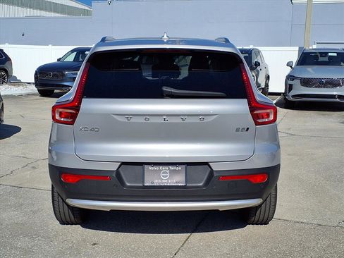 Used 2025 Volvo XC40 B5 Core w/ Protection Package Premier image 6
