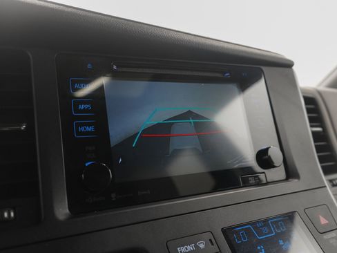 Used 2017 Toyota Sienna XLE image 30