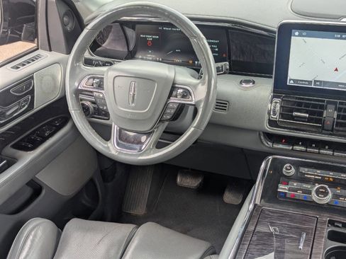 Used 2019 Lincoln Navigator L Reserve w/ Cargo Package AWD/4WD image 17