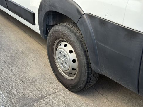 Used 2022 RAM ProMaster 2500 w/ Driver Convenience Group image 5