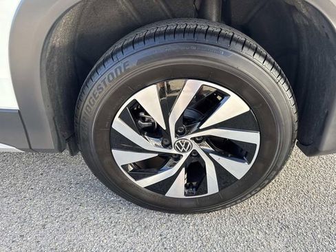 Used 2025 Volkswagen Tiguan S image 6