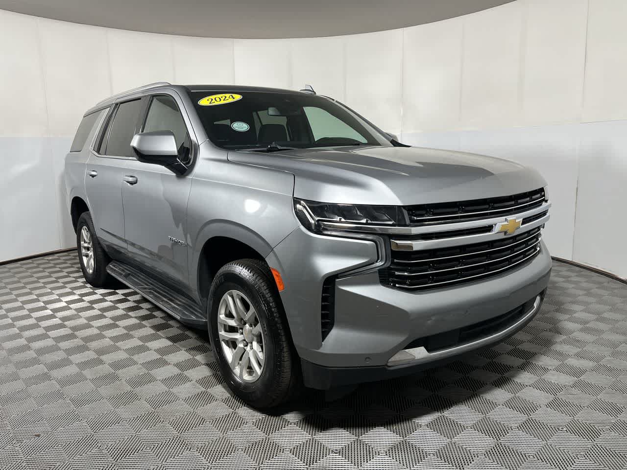 Used 2024 Chevrolet Tahoe LT AWD/4WD image 2
