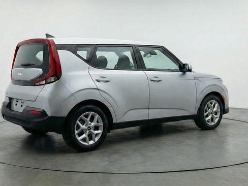 Used 2025 Kia Soul LX w/ LX Technology Package image 9