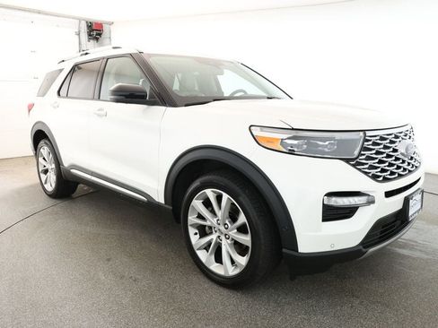 Used 2022 Ford Explorer Platinum w/ Equipment Group 601A AWD/4WD image 3