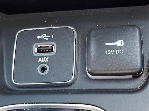 Used 2021 Jeep Cherokee Limited AWD/4WD image 27