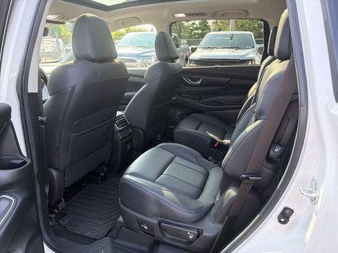 Used 2023 Subaru Ascent Limited w/ Technology Package AWD/4WD image 13