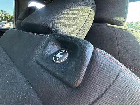 Used 2025 Honda Pilot Sport image 41